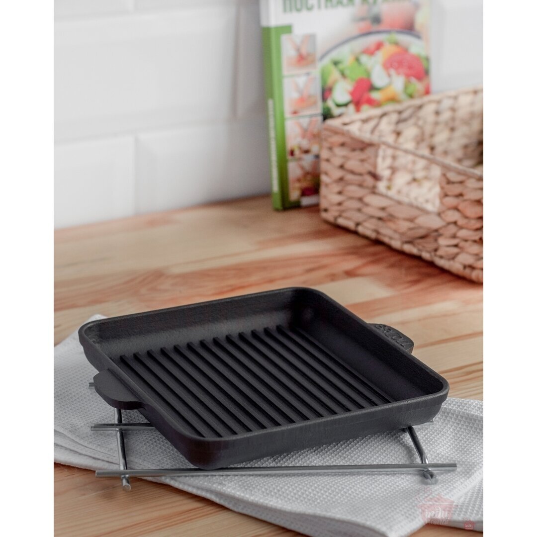 Cast iron grill pan with wooden tray "HoReCa" 18x18 cm 3 Cast iron grill pan with wooden tray "HoReCa" 18x18 cm 3