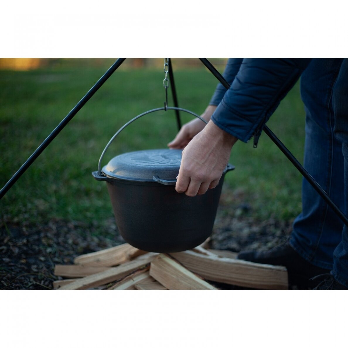 Сauldron tourist cast-iron with a cast-iron lid - frying pan Brizoll 8l 8 Сauldron tourist cast-iron with a cast-iron lid - frying pan Brizoll 8l 8