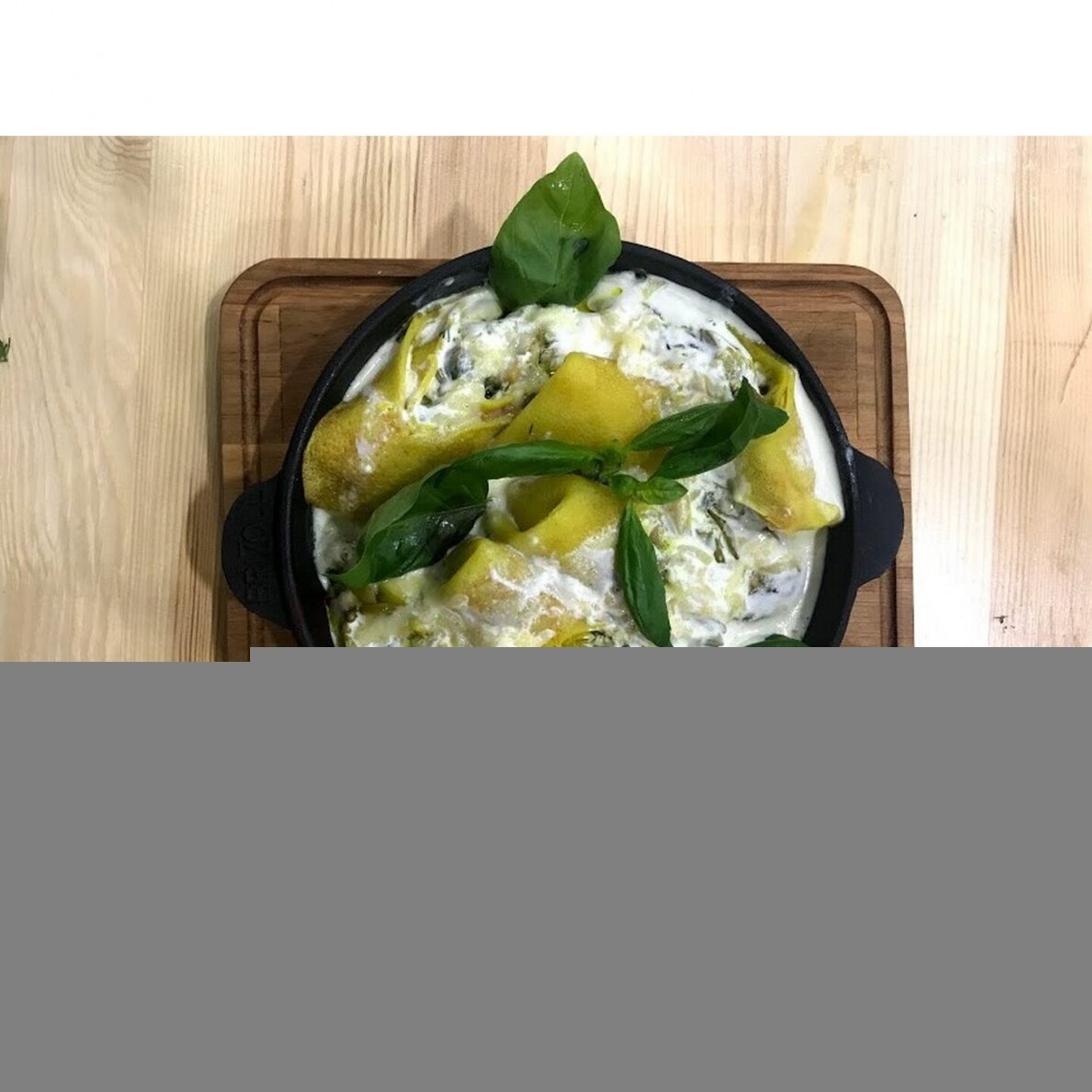 Ketaus keptuvė su mediniu padėklu "HoReCa" 14 cm 17
