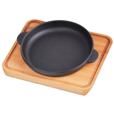 Cast iron frying pan with wooden tray "HoReCa" 16 cm Cast iron frying pan with wooden tray "HoReCa" 16 cm