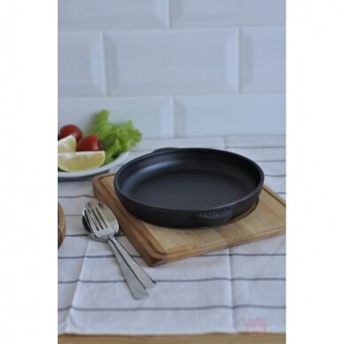 Cast iron frying pan with wooden tray "HoReCa" 20 cm 3