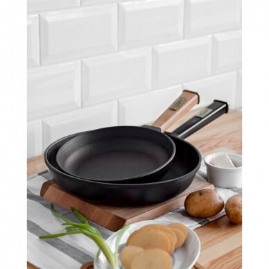 Cast iron pan with a handle Brizoll 20cm 4 Cast iron pan with a handle Brizoll 20cm 4