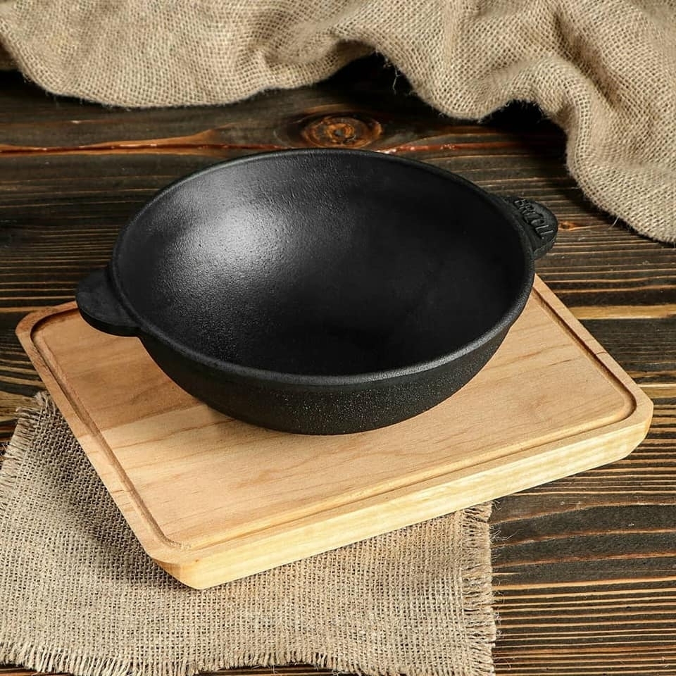 Cast iron WOK pan with wooden tray "HoReCa" 18cm 3 Cast iron WOK pan with wooden tray "HoReCa" 18cm 3