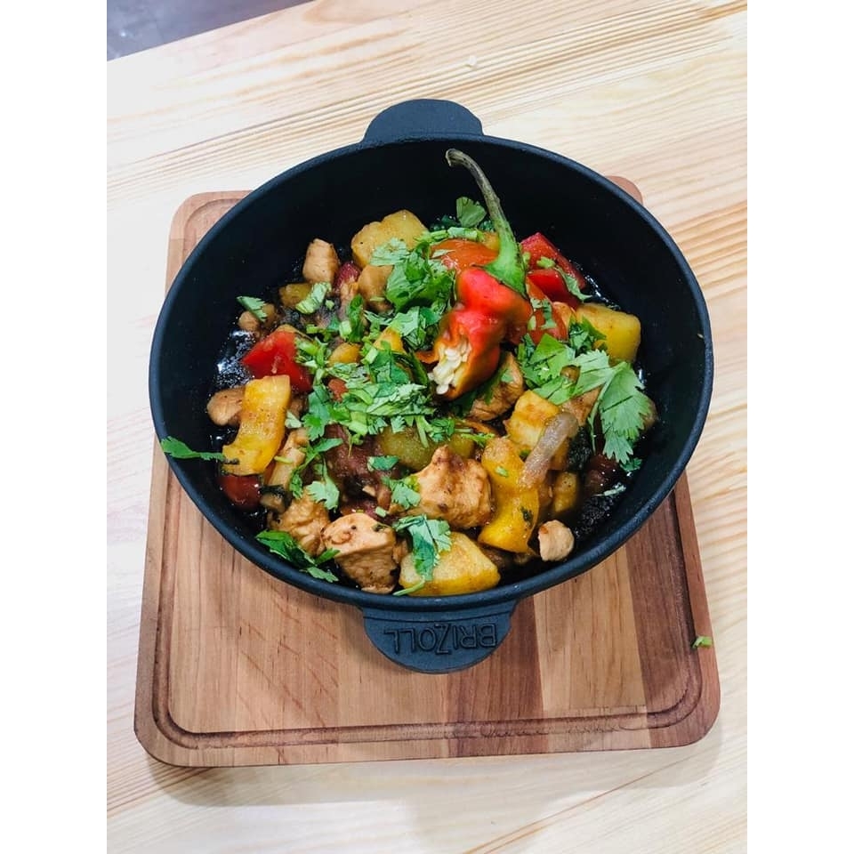 Чугунная сковорода WOK с деревянным подносом "HoReCa" 18cm 4 Чугунная сковорода WOK с деревянным подносом "HoReCa" 18cm 4